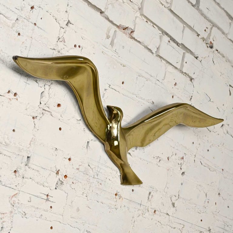 Vintage Mid Century Modern Gilded Plastic Seagulls In Flight Birds 2