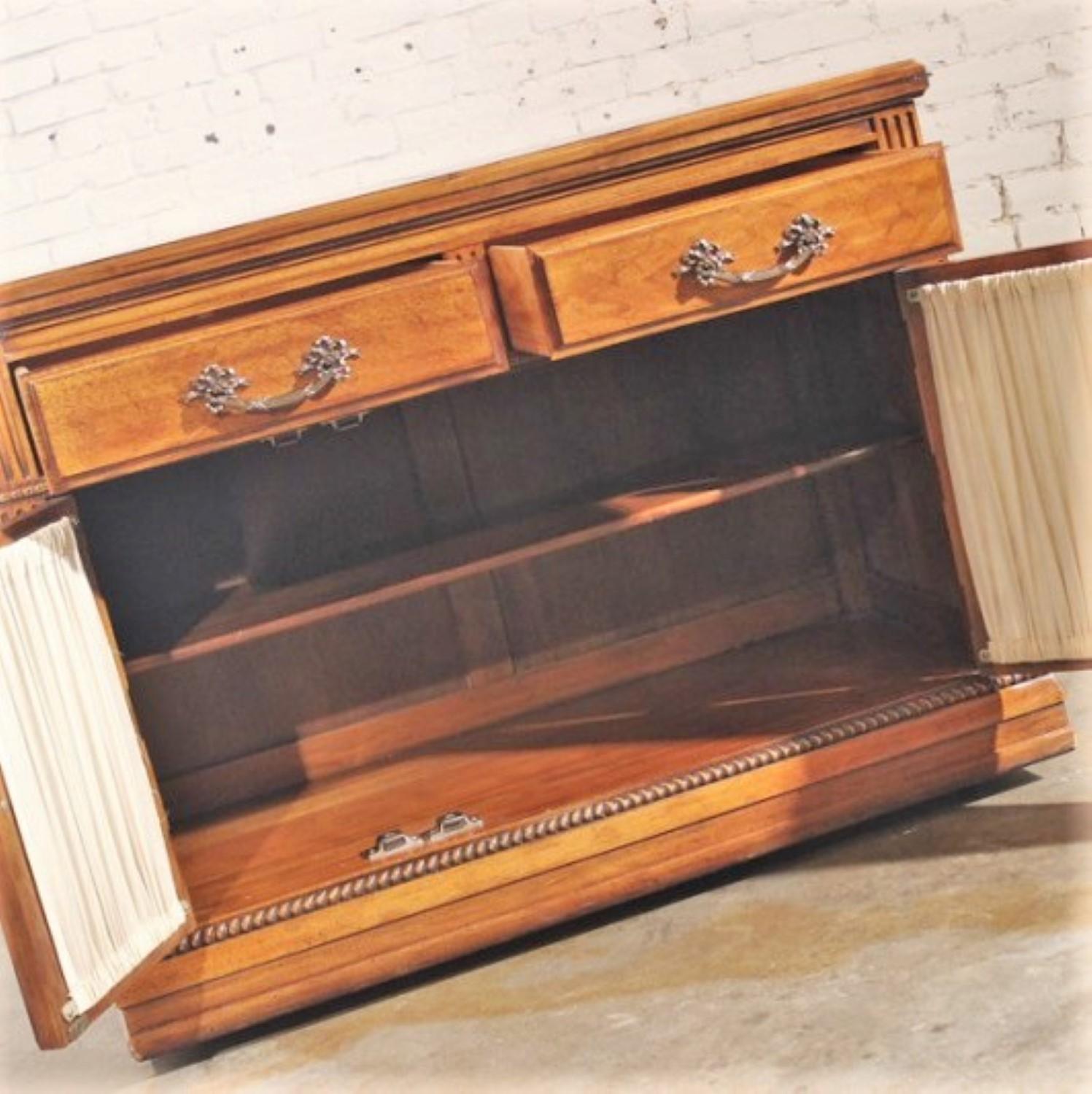 Vintage Davis Company Server or Dry Bar warehouse 414