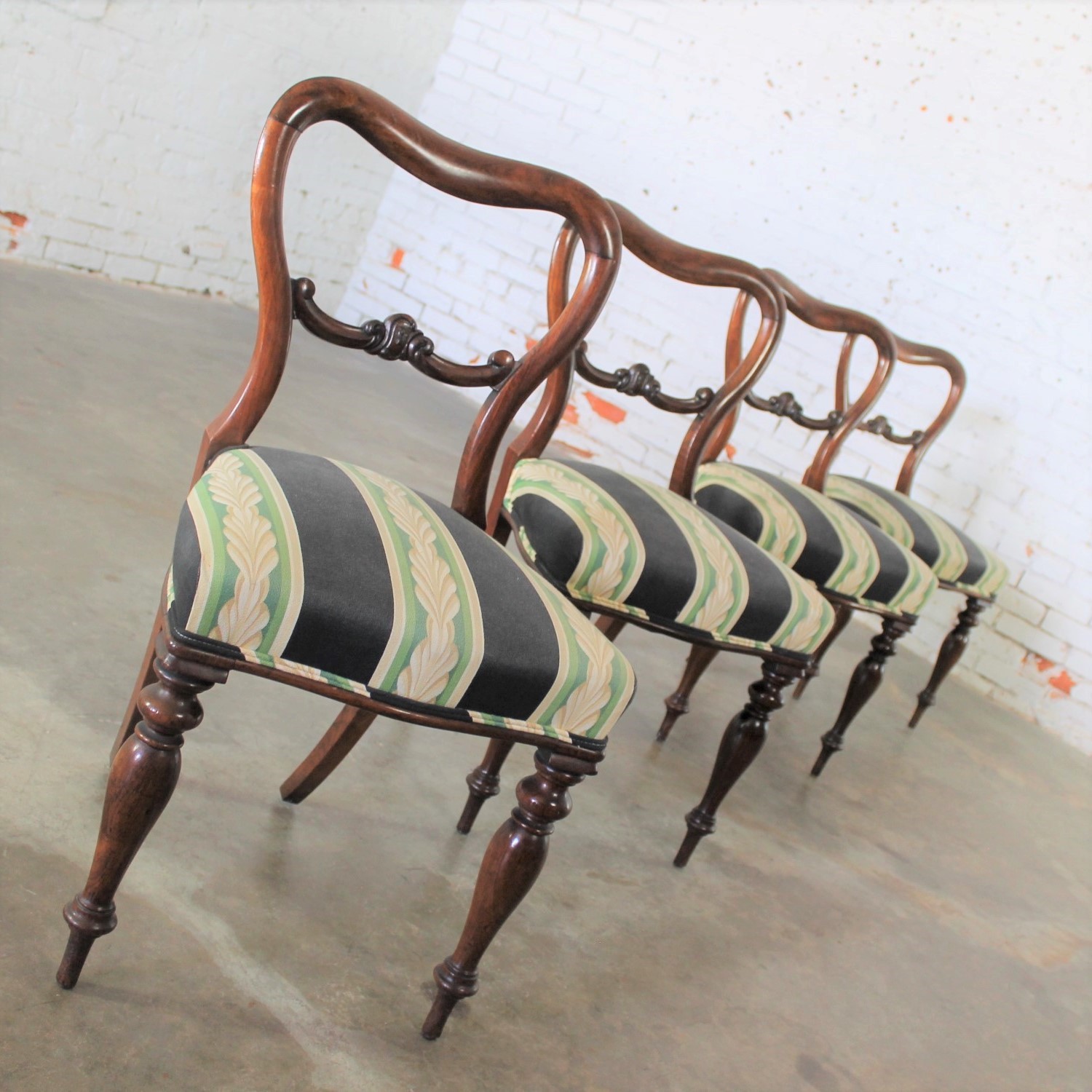 Set of 4 Antique Victorian Rosewood Dining Chairs in the Manner of Gillows