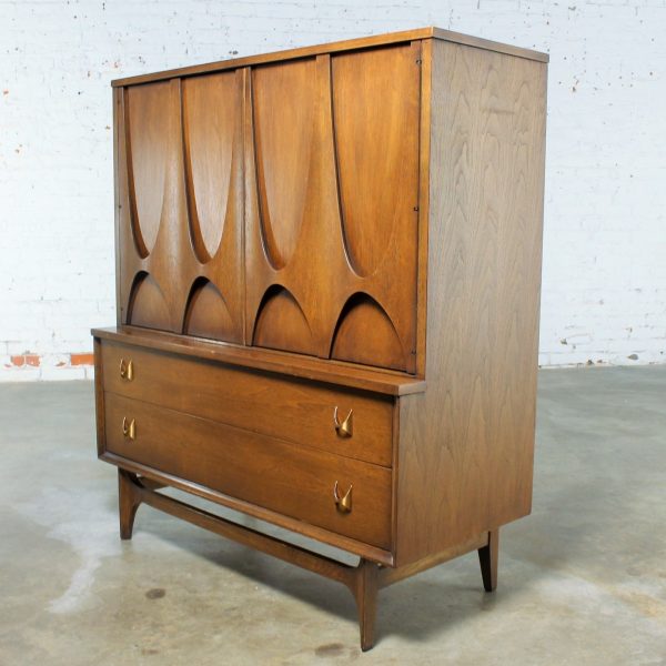 Mid-Century Modern Broyhill Brasilia 6130-41 Door Chest – Gentleman’s Chest