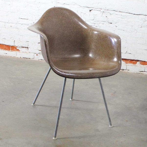 Herman Miller Eames Molded Fiberglass DAX Shell Arm Chair with H Base in Seal Brown