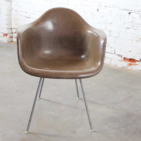 Herman Miller Eames Molded Fiberglass DAX Shell Arm Chair with H Base in Seal Brown