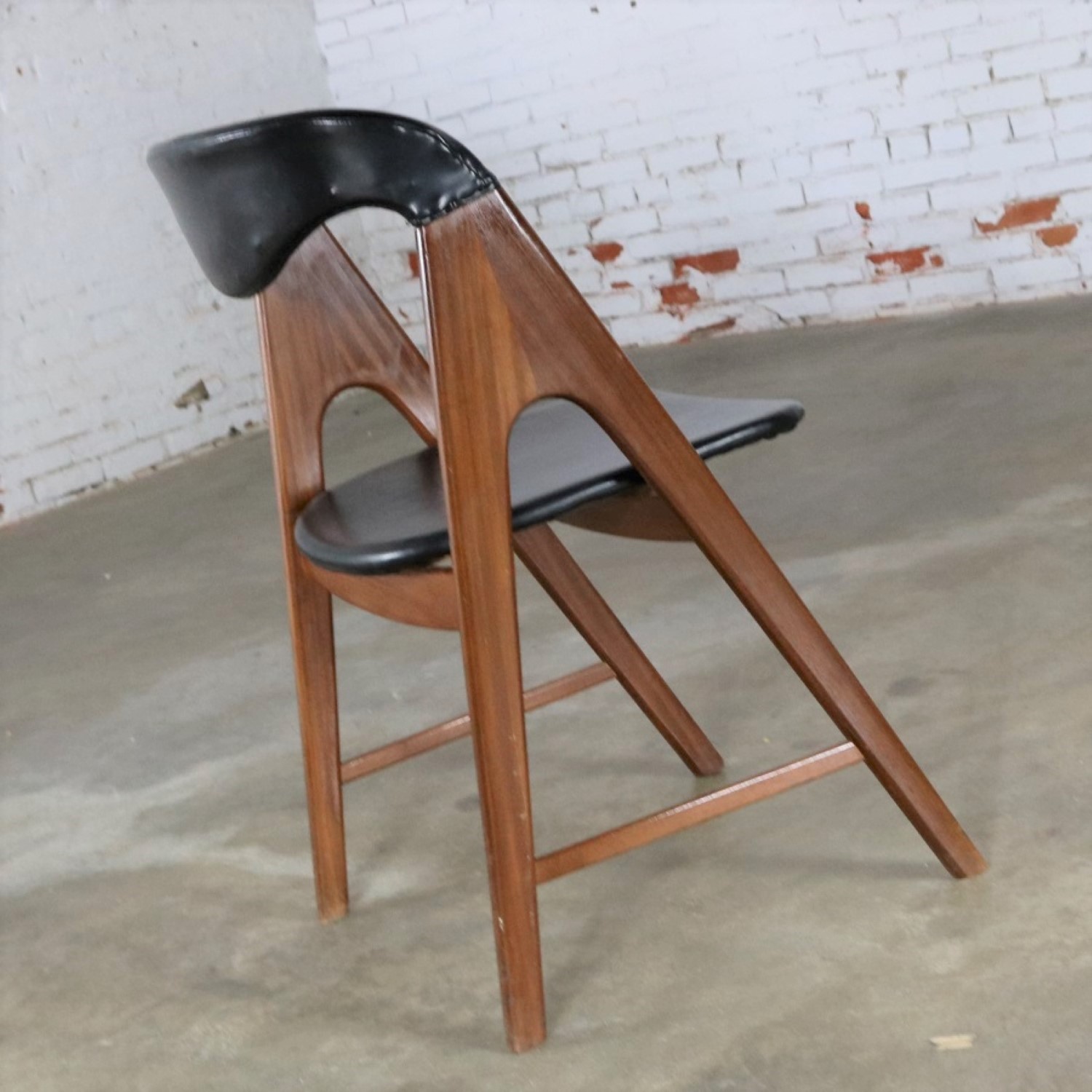 Small A Frame Scandinavian Modern Side Chair Manner of Kai Kristiansen Compass Chair