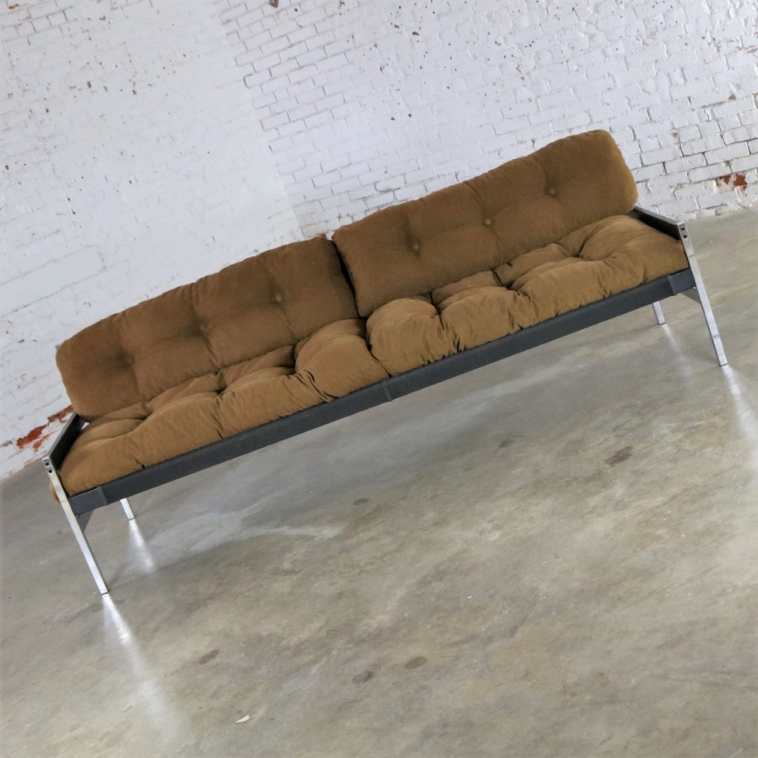 Landes Manufacturing Sling Sofa from The Encino Collection by Jerry Johnson