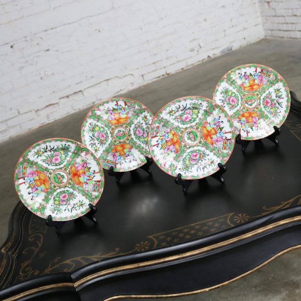 Antique Chinese Qing Rose Medallion Porcelain Nine Inch Plates Traditional Design Perfect Set of Four