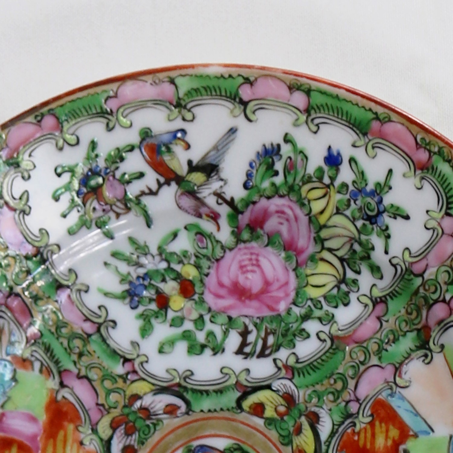 Antique Chinese Qing Rose Medallion Porcelain Nine Inch Plates Traditional Design Set of 4 Peeking - 2 and 2