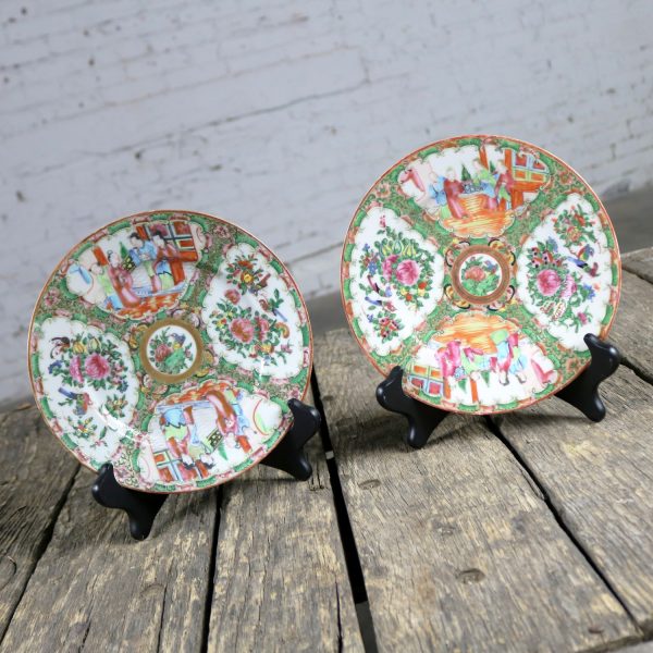 Antique Chinese Qing Rose Medallion Porcelain 8.5 Inch Plates Set of 2