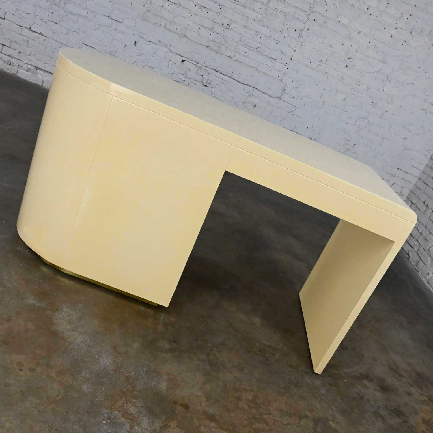 Modern Off White Lacquered Desk Brass Details in the Style of Milo Baughman & Karl Springer