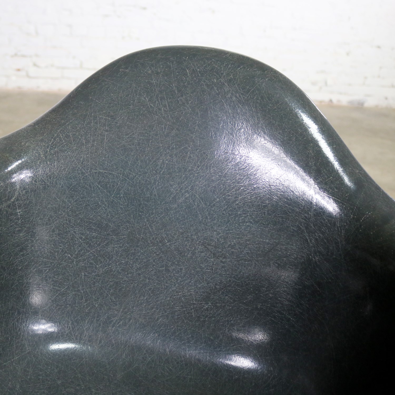 Elephant Hide Gray Eames Herman Miller Molded Fiberglass DAX Arm Shell Chair H Base