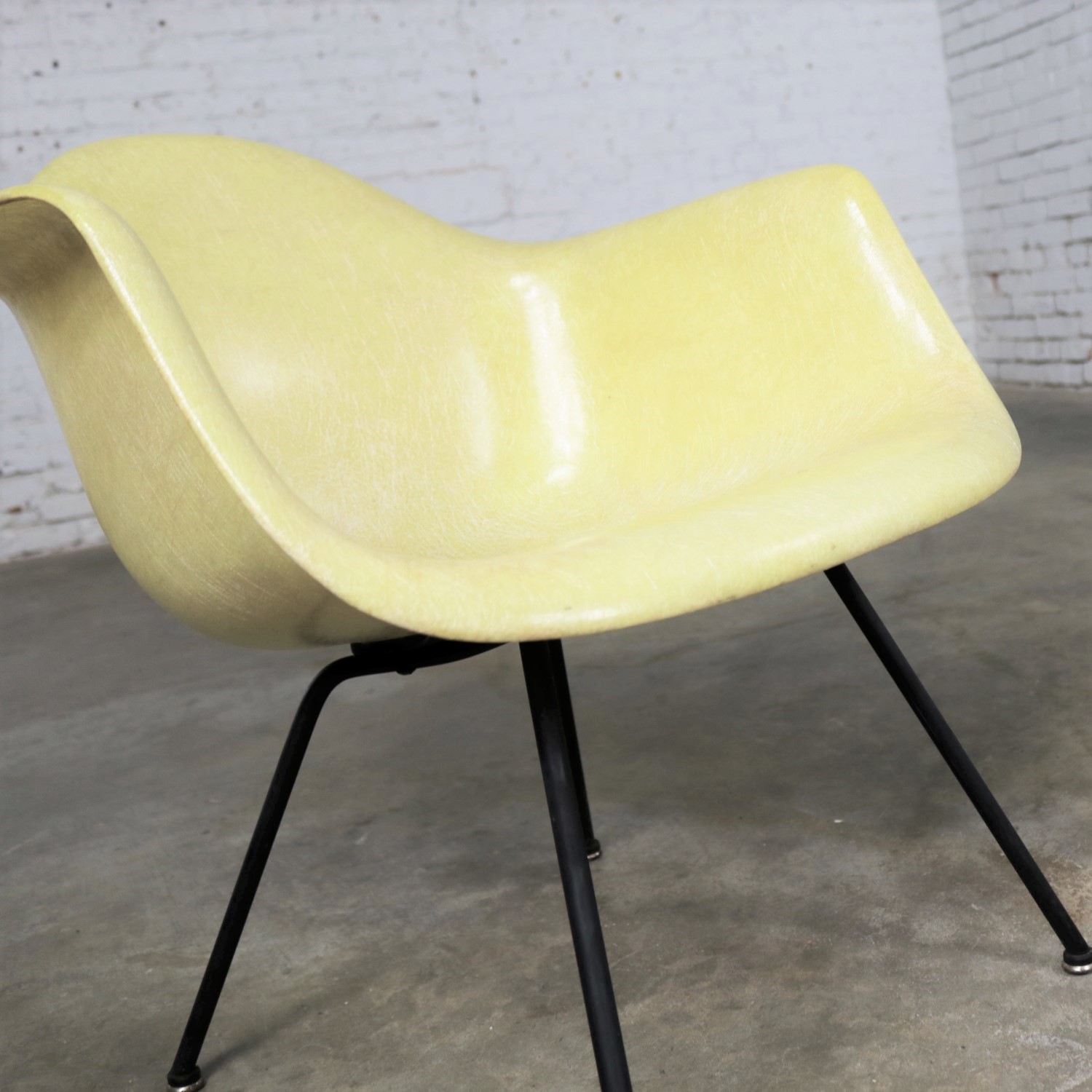 Eames Herman Miller LAX Fiberglass Arm Shell Chair X Base Zenith Rope Edge Yellow