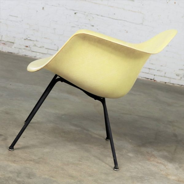 Eames Herman Miller LAX Fiberglass Arm Shell Chair X Base Zenith Rope Edge Yellow