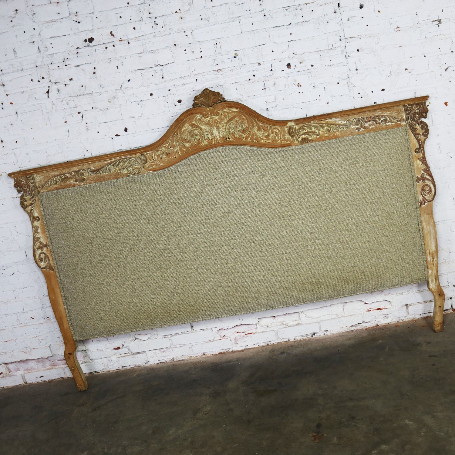 Baroque Whitewashed and Upholstered Headboard King Size with Carved Lion Heads