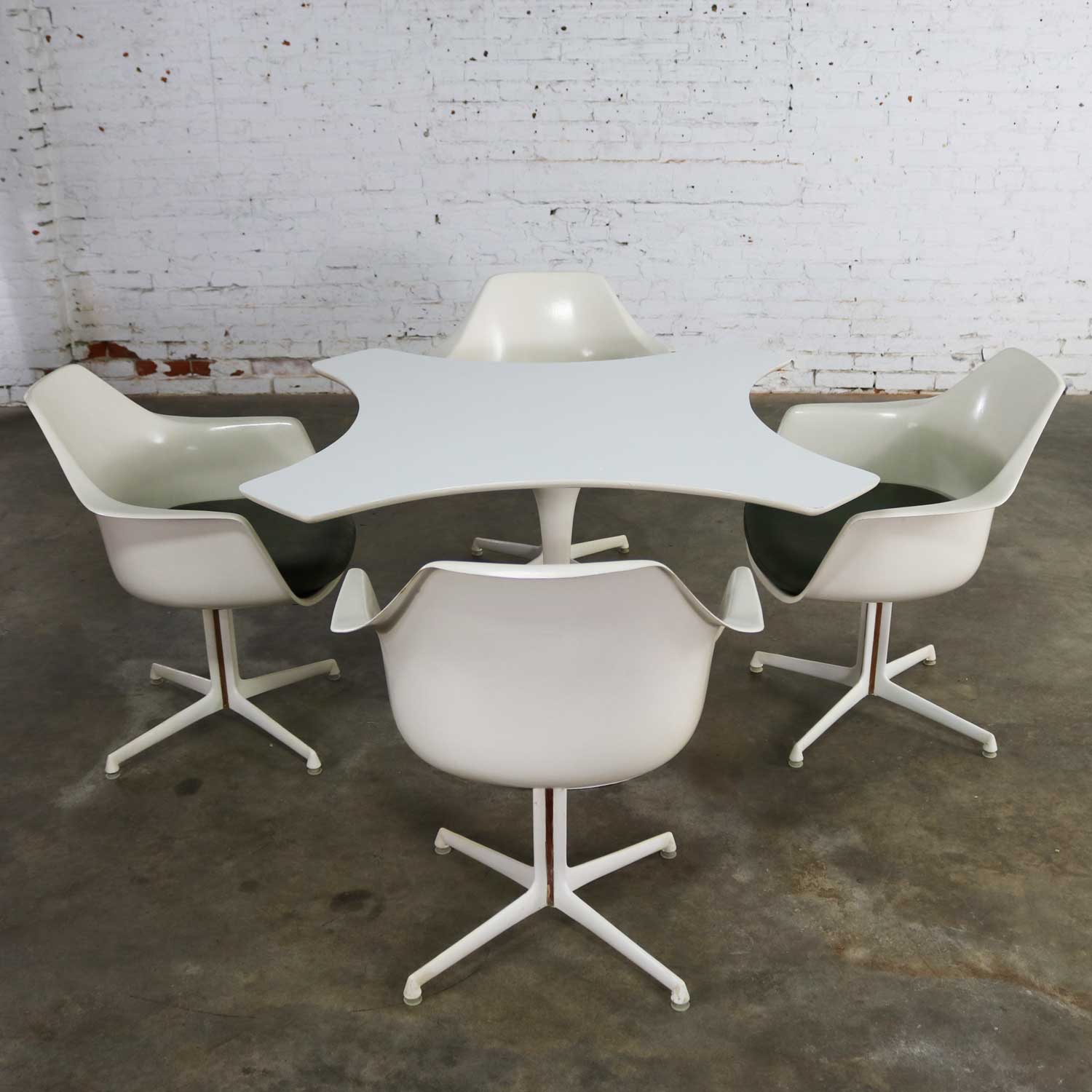Mid Century Modern Burke Tulip Game Table and 4 Fiberglass Shell Chairs