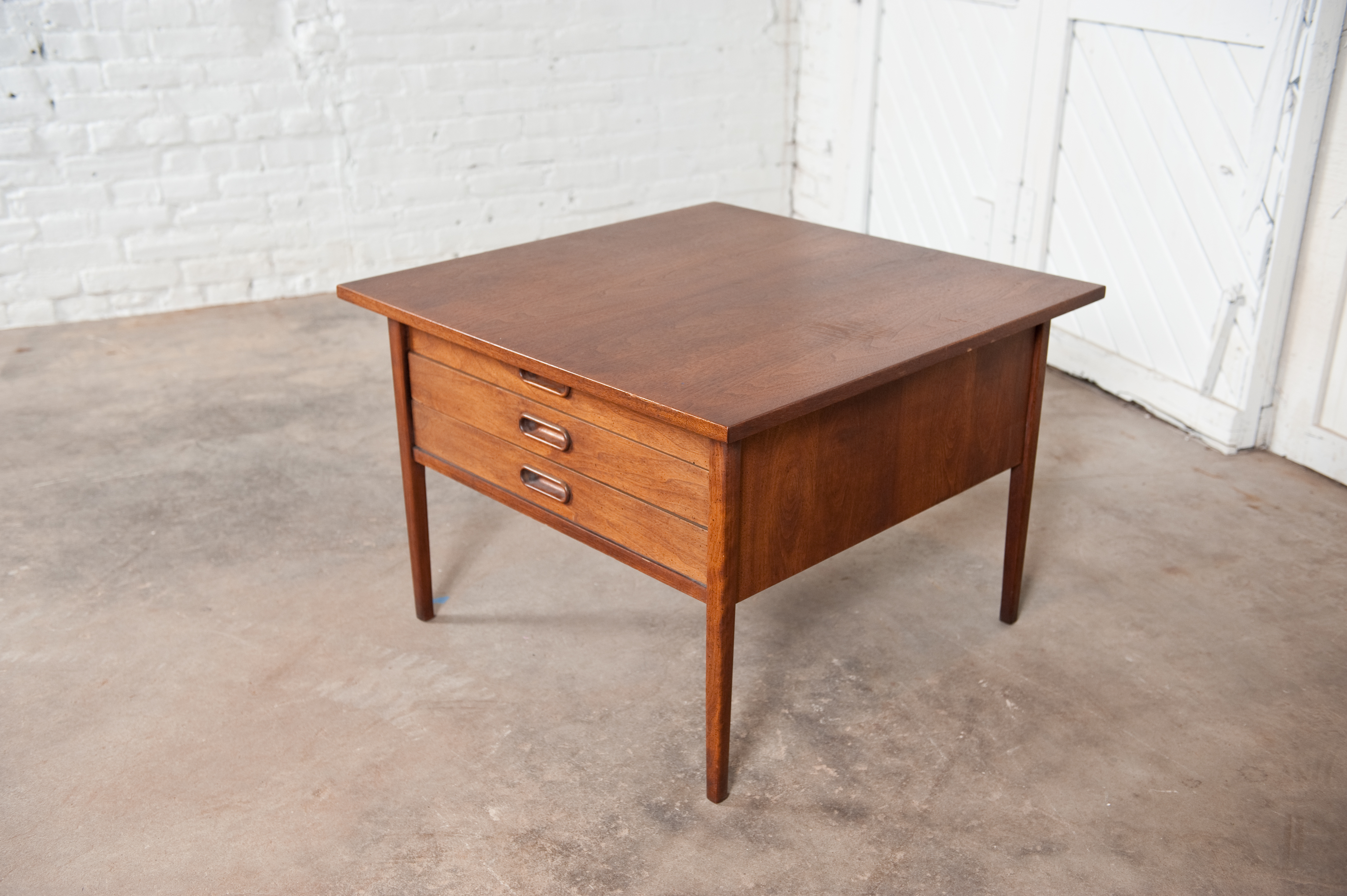 Mid Century Modern End Table With Drawer - Draw-heat