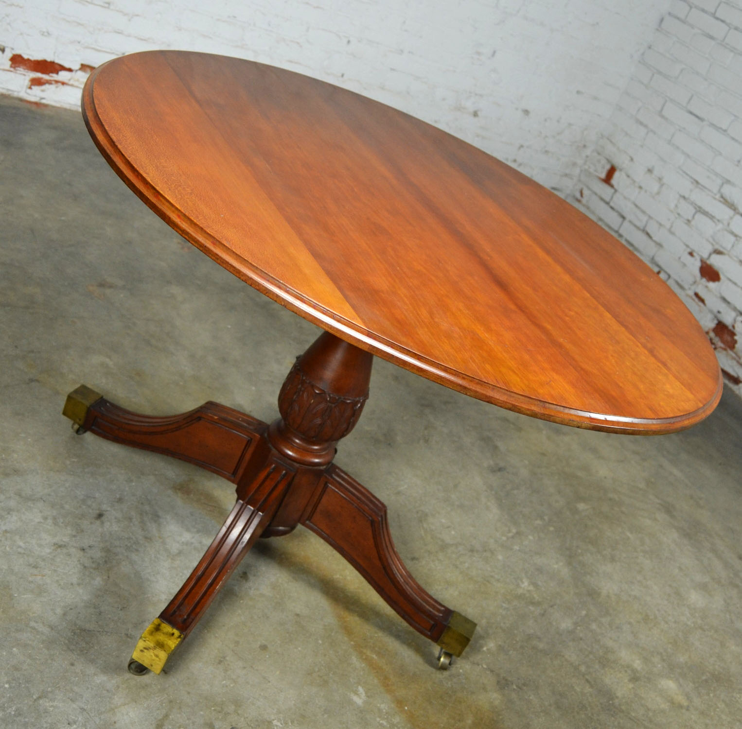 Classical Regency Carved Mahogany Round Tilt-Top Breakfast or Center Table