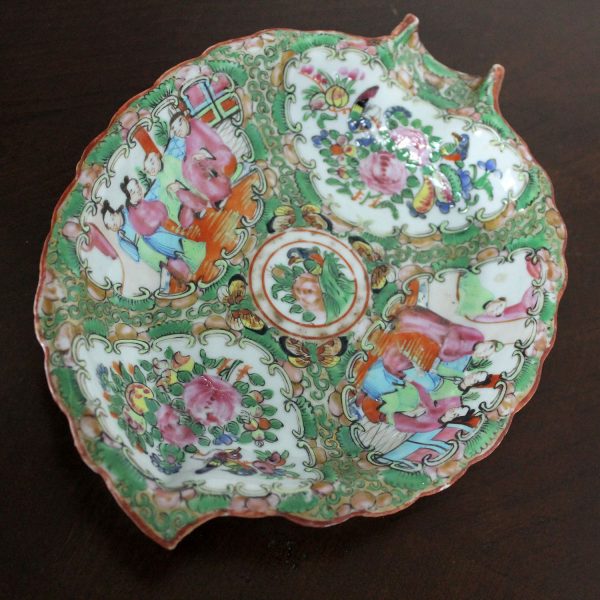 Antique Chinese Qing Rose Medallion Porcelain Leaf Shaped Dish or Tray