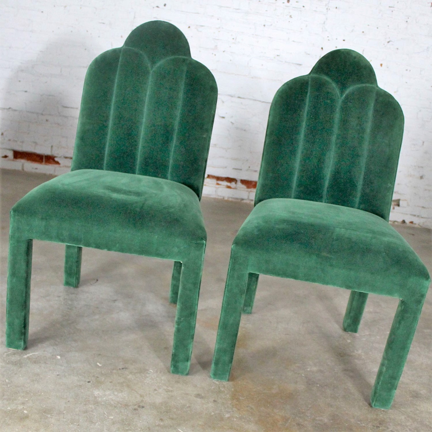 Hollywood Regency Art Deco Revival Cloverleaf Top Green Velvet Parson Style Dining Chairs Set of Four