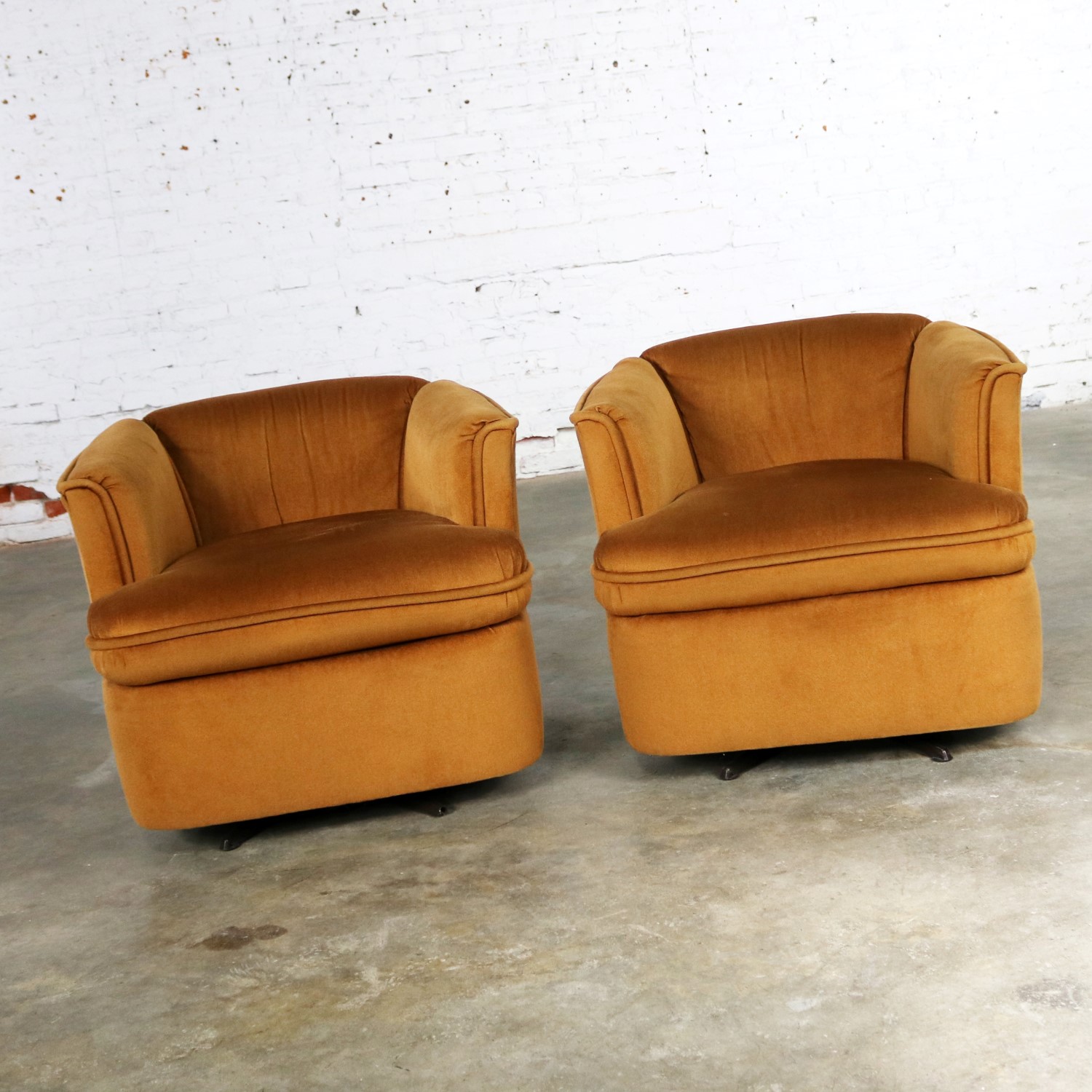 Pair of Drexel Swivel Barrel Shaped Club Chairs in Burnt Orange Velvet
