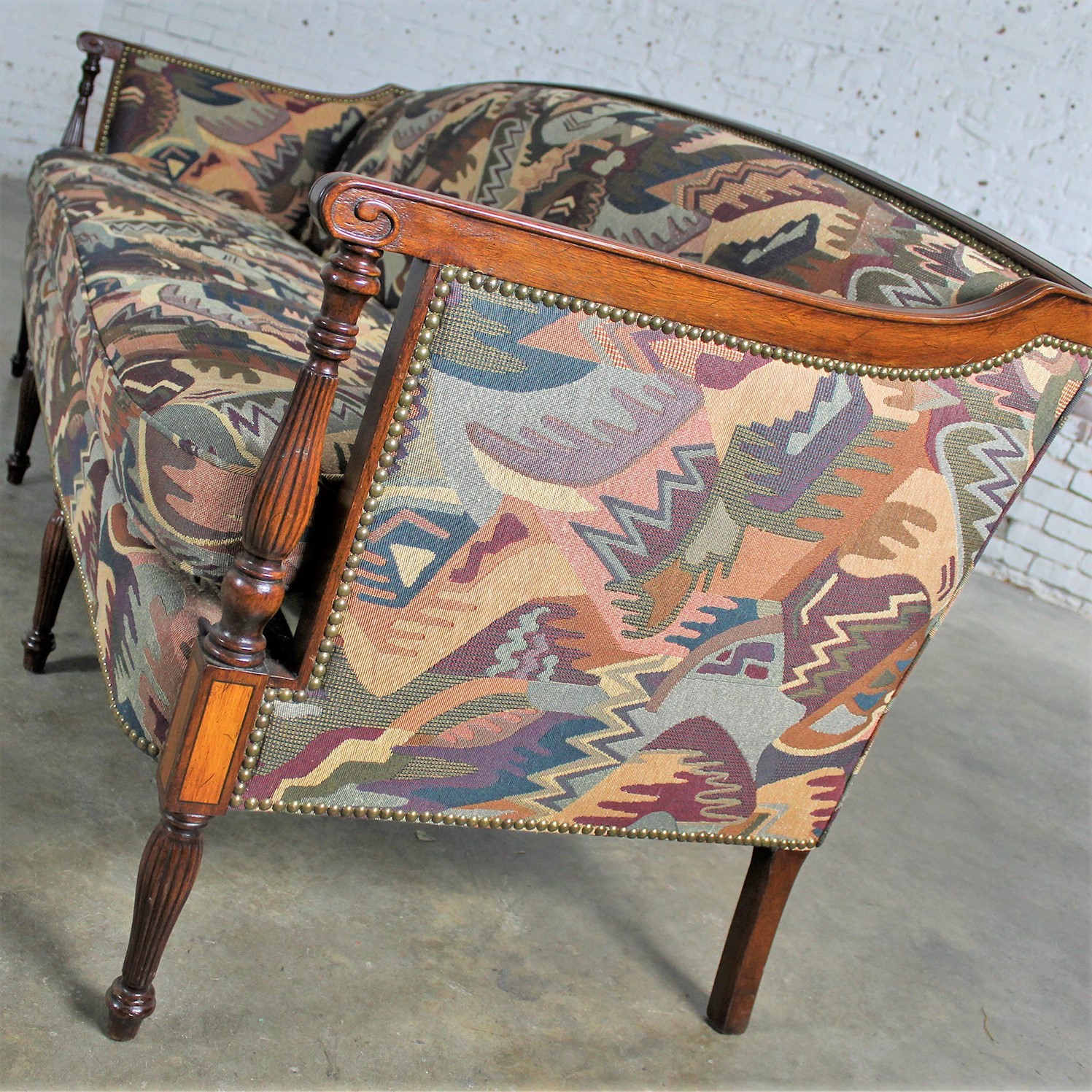 Vintage Classical American Federal Carved Sheraton Style Settee Sofa in Contemporary Fabric