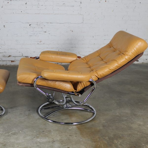 Vintage Scandinavian Modern Ekornes Style Stressless Reclining Lounge Chair & Ottoman