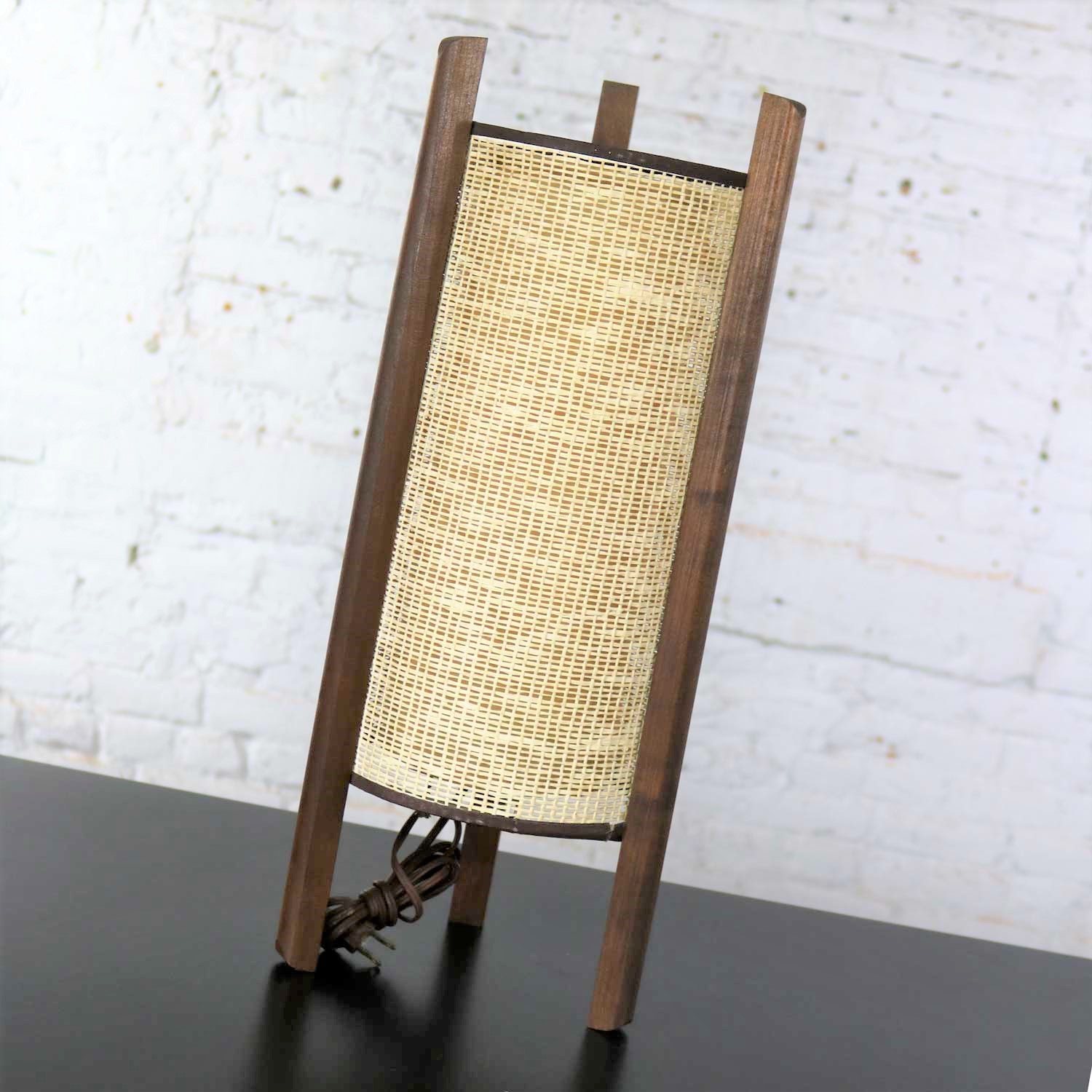 Mid Century Modern Tri Leg Woven Cylinder Table Lamp After Noguchi or Modeline