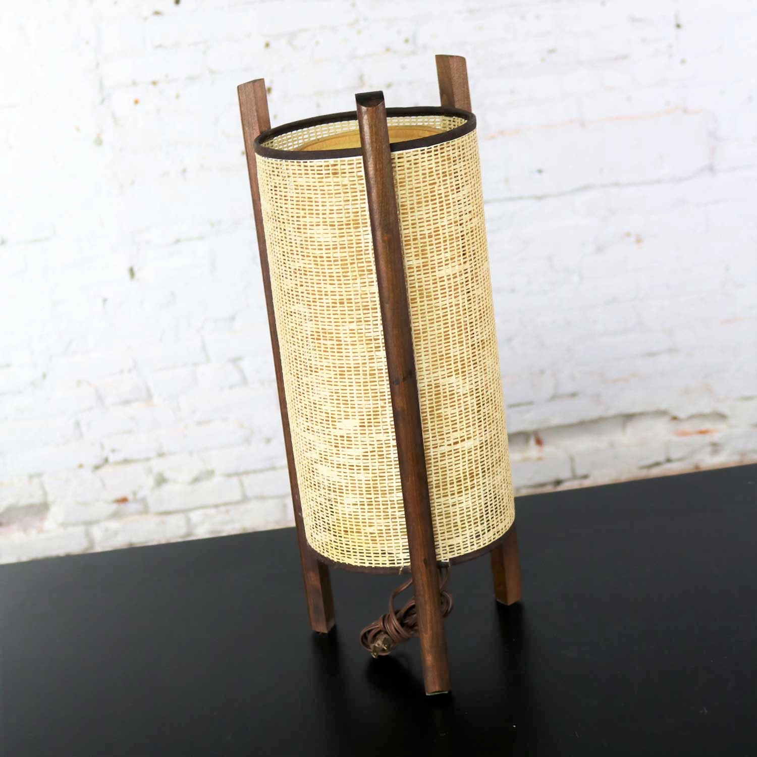 Mid Century Modern Tri Leg Woven Cylinder Table Lamp After Noguchi or Modeline