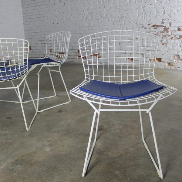 Vintage Mid-Century Modern Bertoia White Wire Side Chairs w/Blue Seat Pads Set of 4