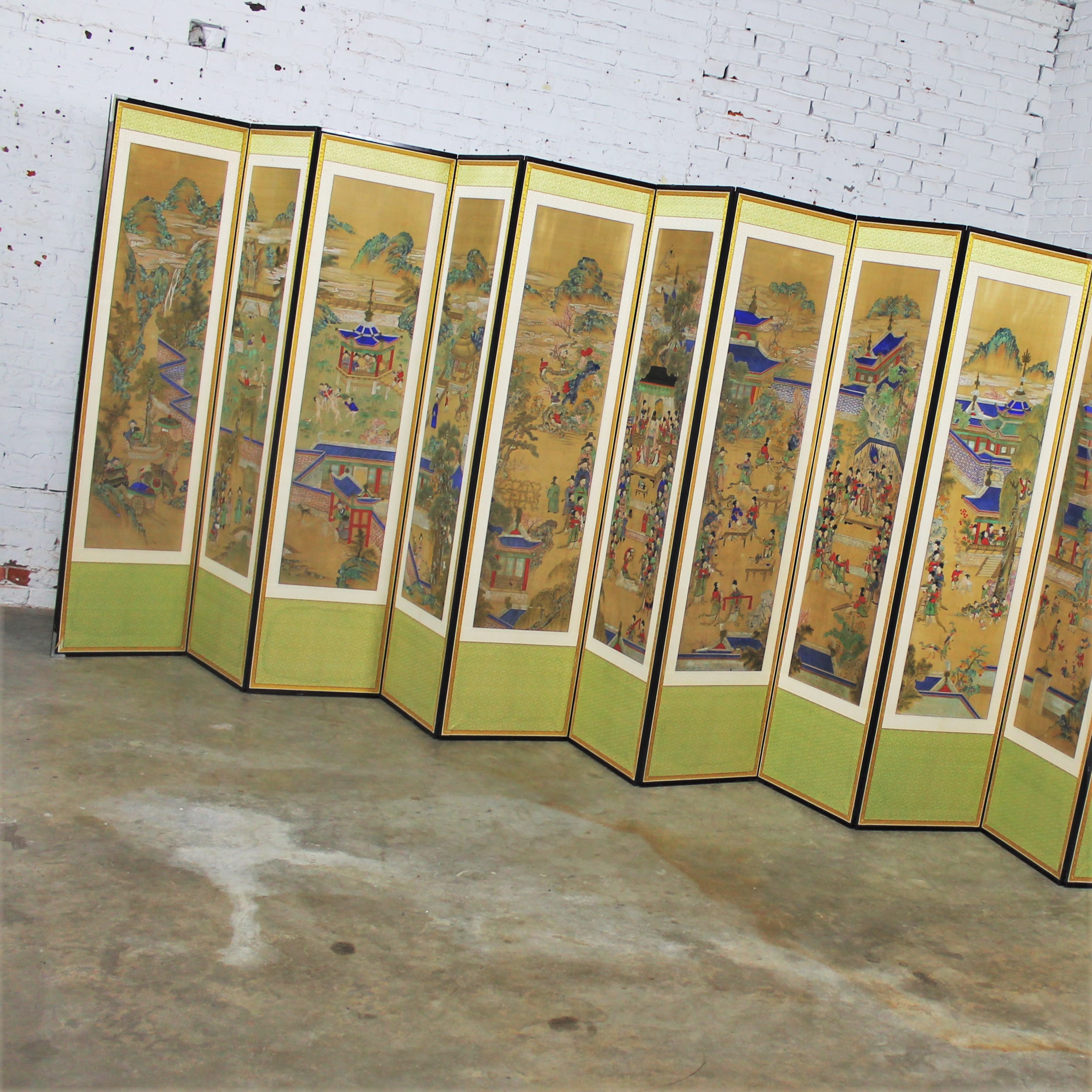 19th Century Korean 12 Panel Silk Hand Painted Folding Screen