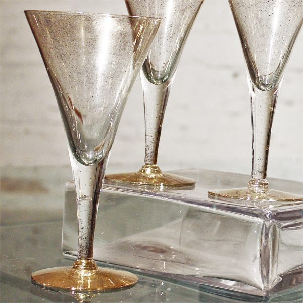 Dorothy C. Thorpe Gold Fleck Large Champagne Flutes or Wine Glasses Set of 6 Mid Century Modern