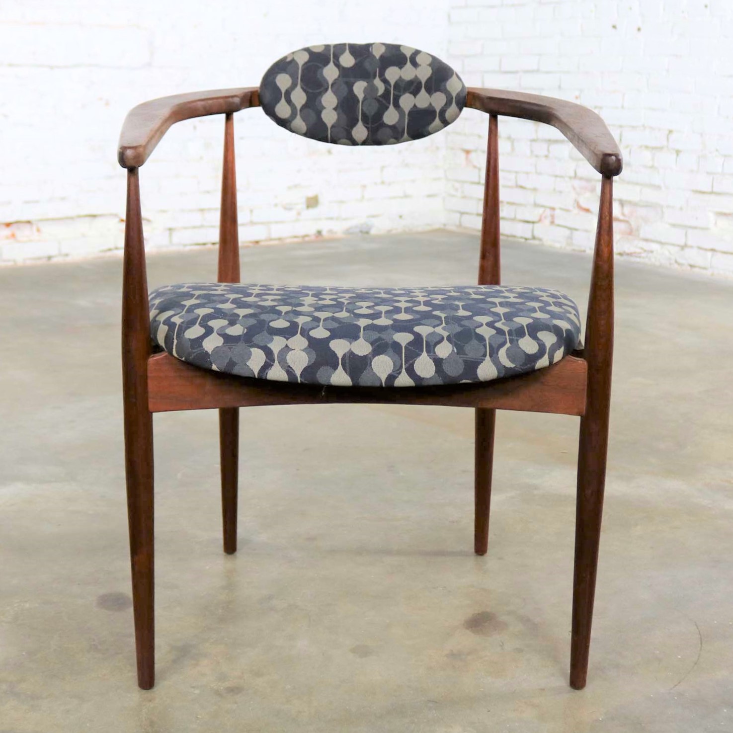 Restored Adrian Pearsall 950-C Armed Side Chair