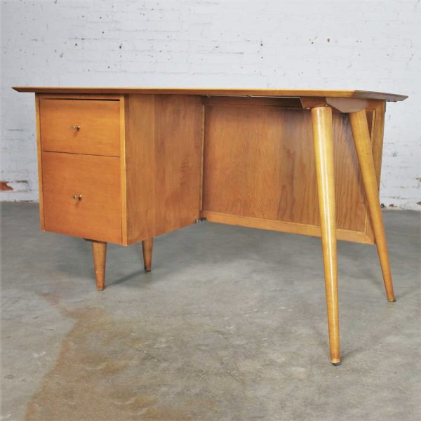 Vintage Mid Century Modern Paul McCobb Planner Group Desk with Cane Modesty Panel