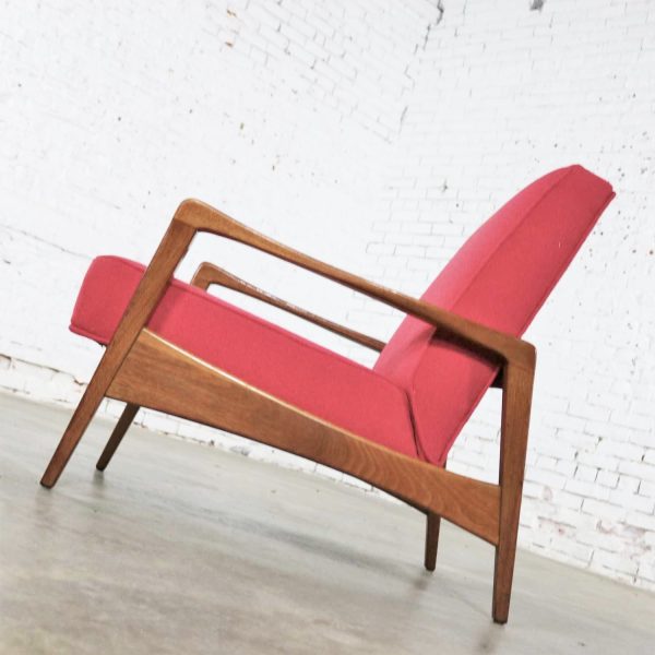 Scandinavian Modern Walnut and Fuchsia Lounge Chair Style Risom or Wanscher