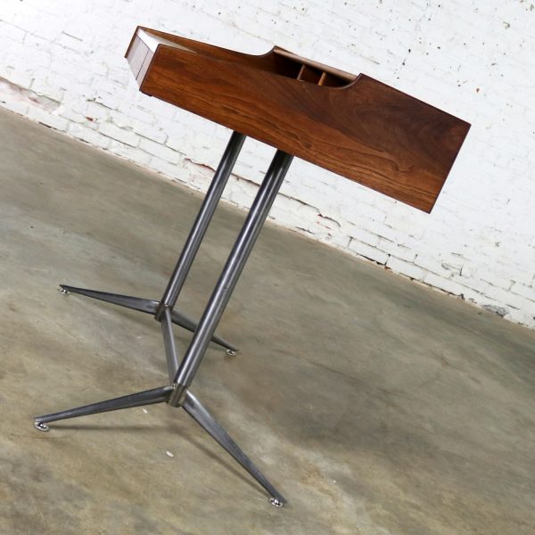 Small Walnut Mid-Century Modern Writing Desk in the Style of George Nelson