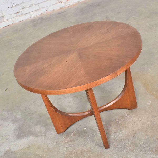 Mid Century Modern Broyhill Brasilia Round Lamp End or Side Table