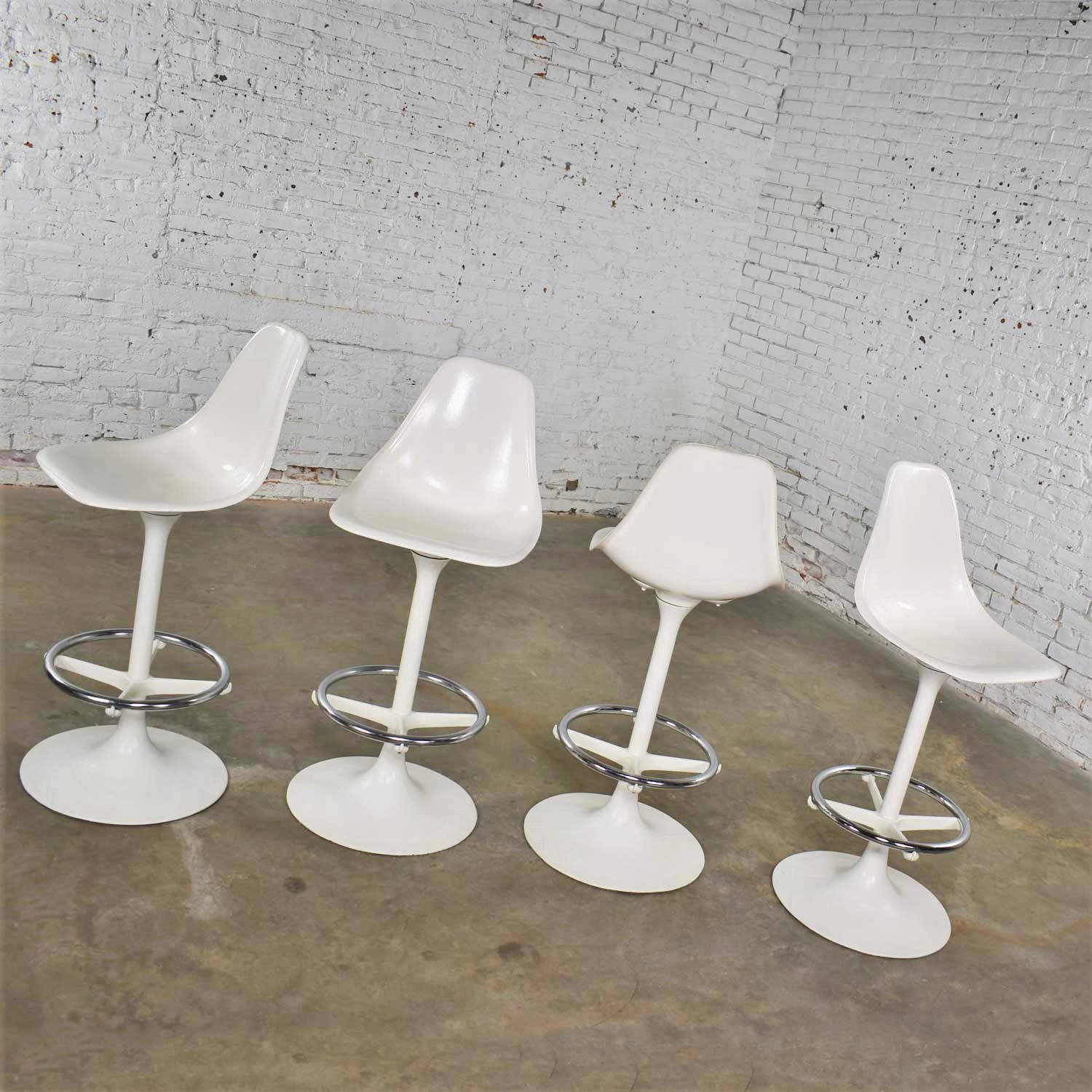 Set of Four Tulip Style White Swivel Barstools by Arthur Umanoff for Contemporary Shells