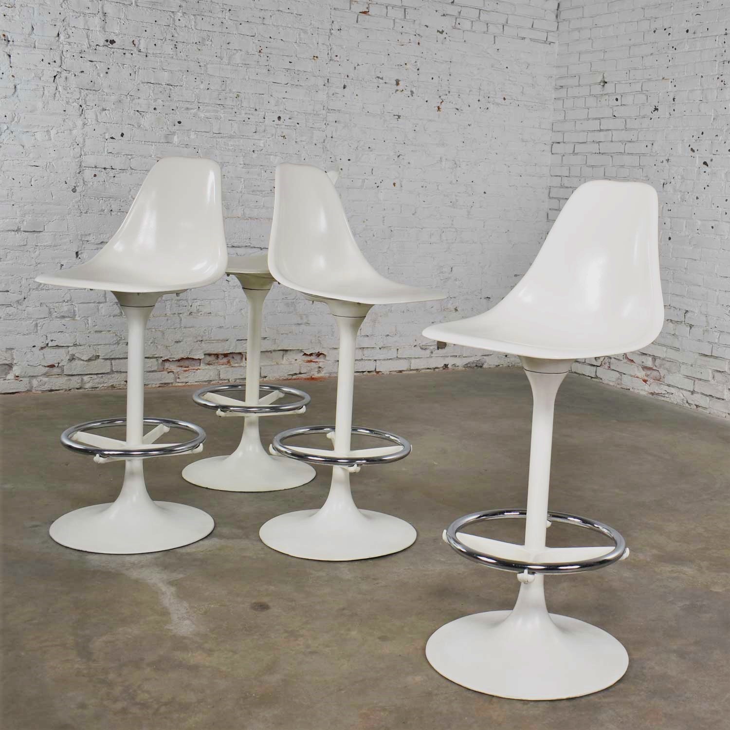 Set of Four Tulip Style White Swivel Barstools by Arthur Umanoff for Contemporary Shells