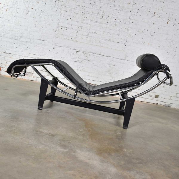 Le Corbusier LC4 Style Chaise Lounge with Black Leather Cushion by Unknown Maker