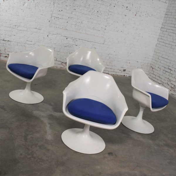 4 Tulip Style White Fiberglass Swivel Armchairs by Arthur Umanoff for Contemporary Shells