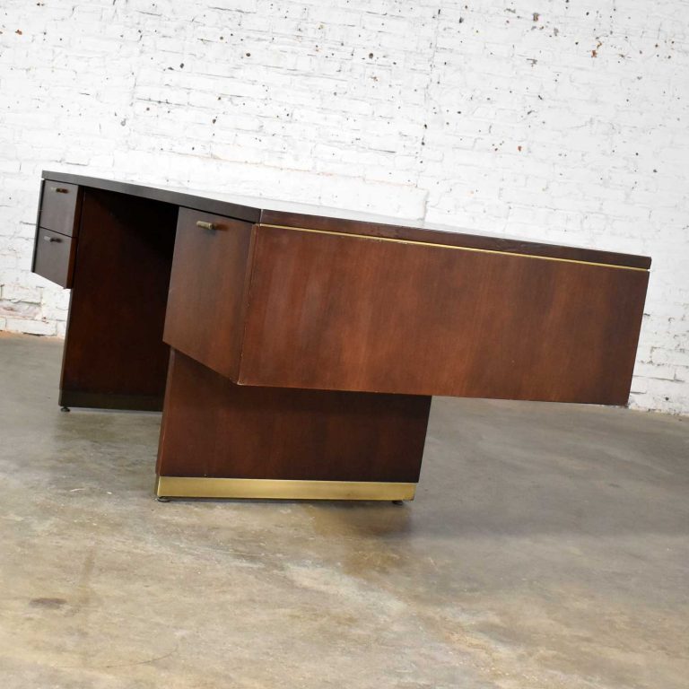 Large Mid Century Modern Cantilever Executive Desk & Credenza by Myrtle ...