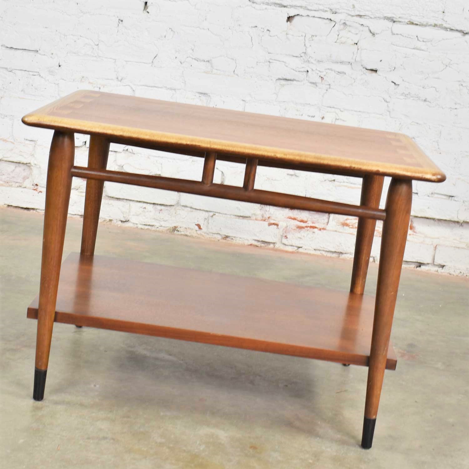 Acclaim Series 900-05 Walnut Lamp Table End Table by Andre Bus for Lane