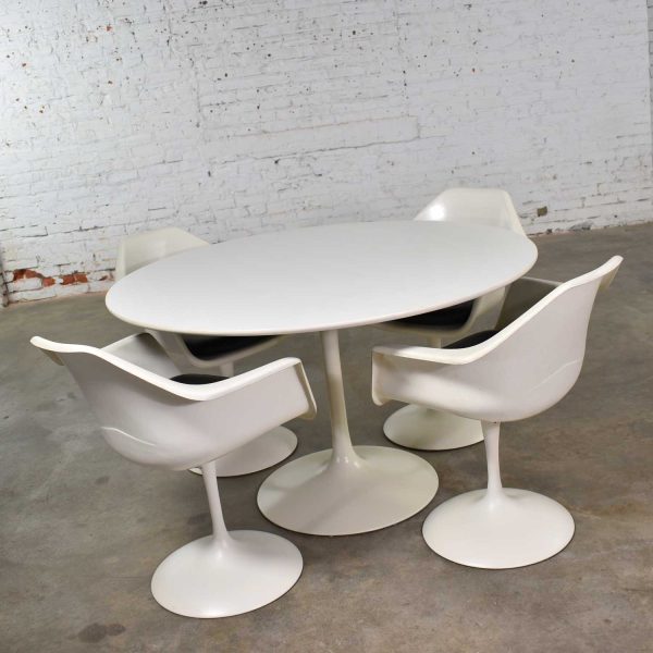 Tulip Style White Fiberglass Swivel Chairs and Table by Umanoff for Contemporary Shells