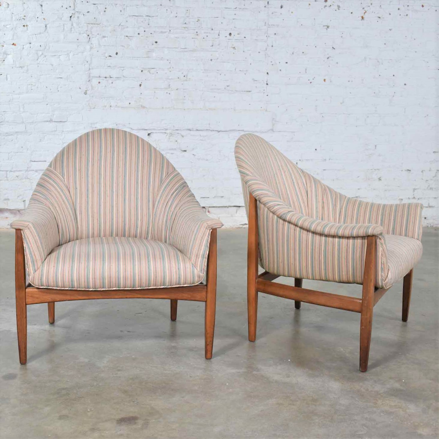 Pair Mid Century Modern Petite Tub Chairs Attributed to Thayer Coggin
