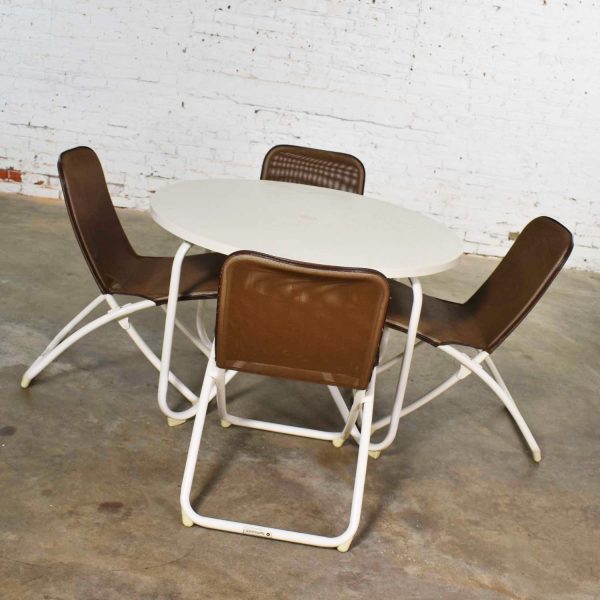 Mid Century Modern Samsonite Round Patio Dining Table and 4 Folding Sling Chairs