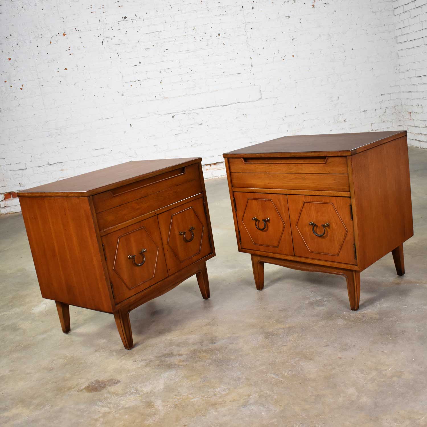 Mid Century Pair of Nightstands or End Tables with Hexagon Paneled Design and Brass Hardware