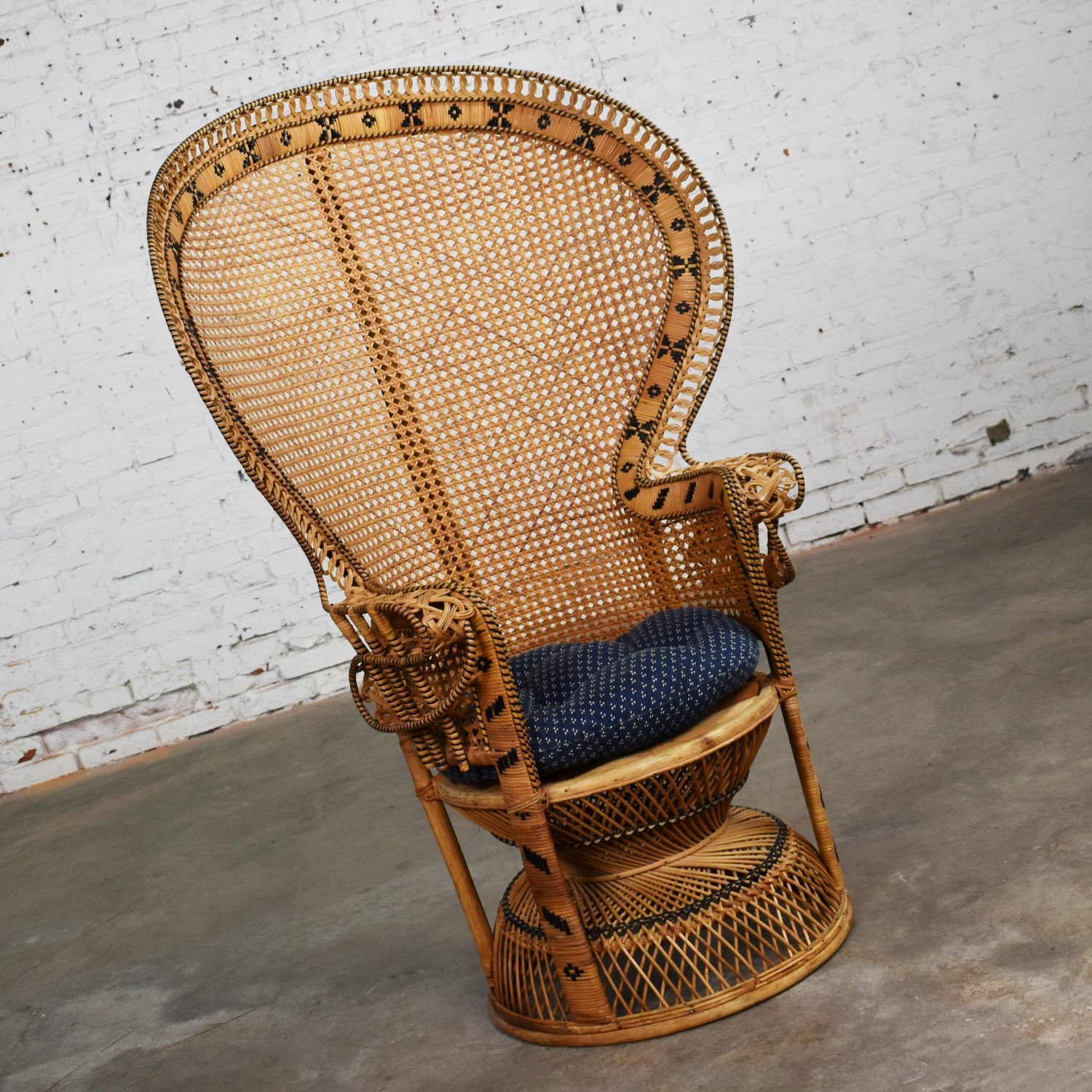 wicker fan back chair