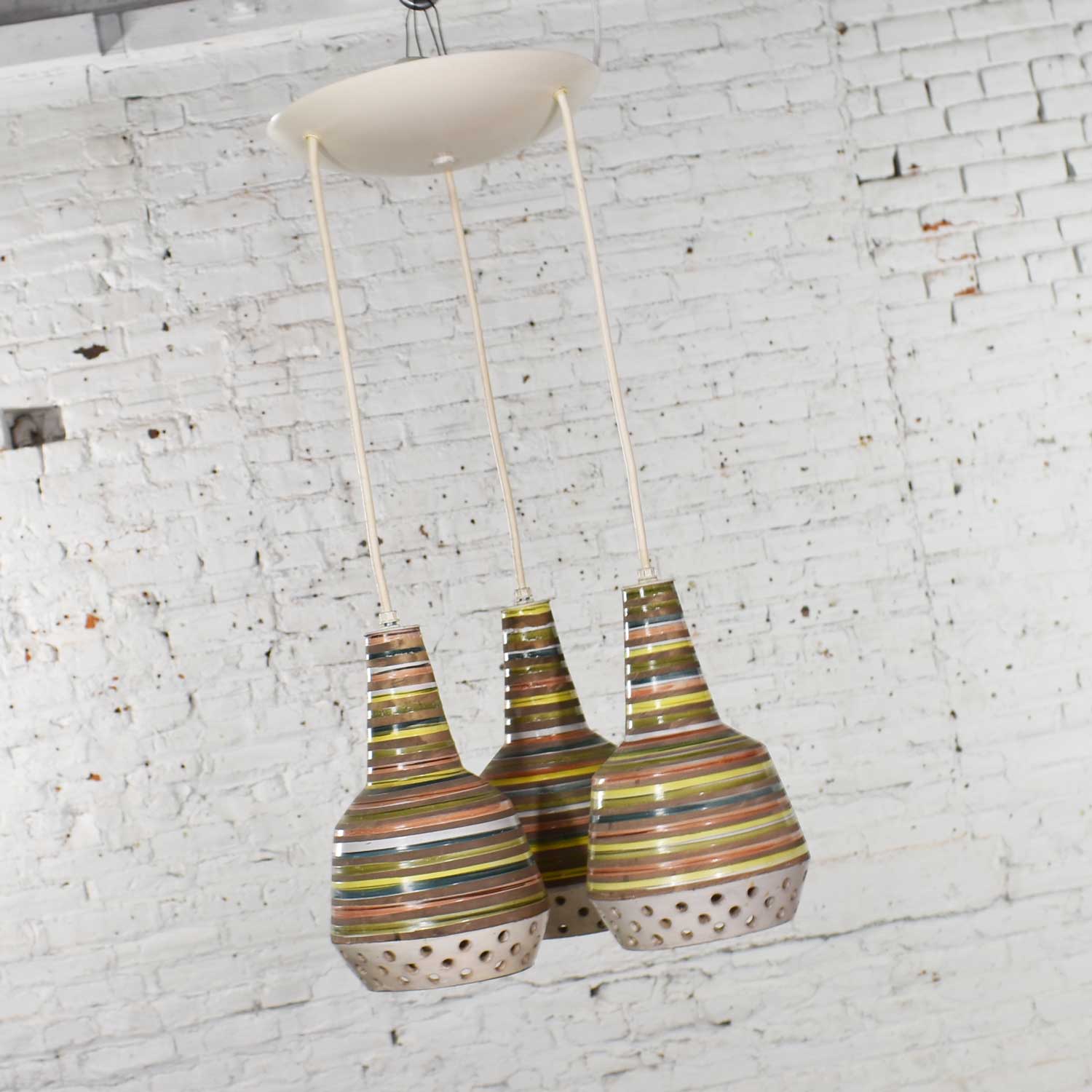 MCM Italian Ceramic Triple Pendant Ceiling Light Attributed to Alvino Bagni for Raymor