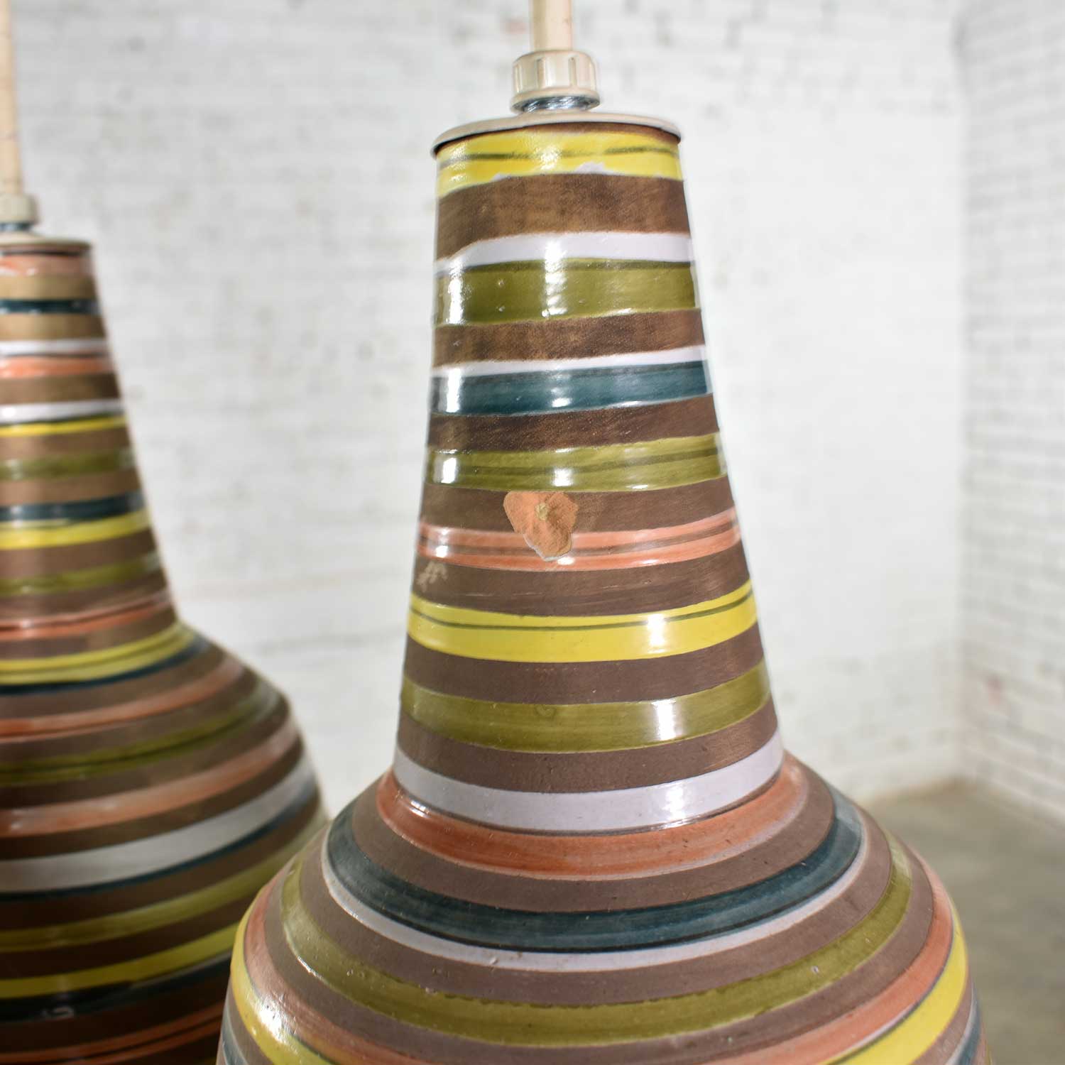 MCM Italian Ceramic Triple Pendant Ceiling Light Attributed to Alvino Bagni for Raymor