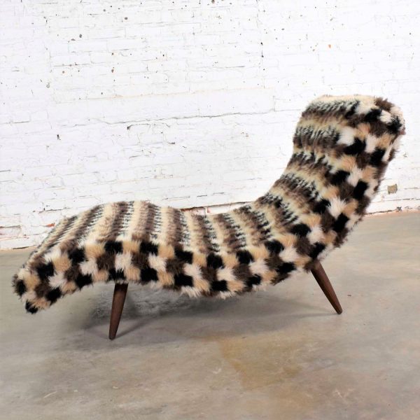 Wave Chaise Lounge in the Style of Adrian Pearsall with Original Faux Fur Upholstery