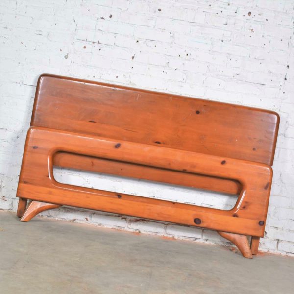 Mid Century Modern Franklin Shockey Sculpted Pine Full Size Bed