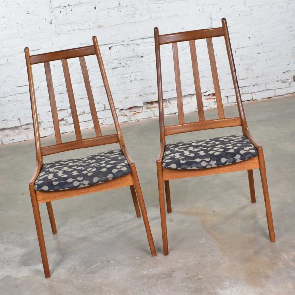 Pair of Scandinavian Modern Teak Side Chairs by Nordic of Ontario Canada